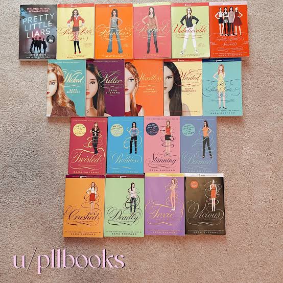 Pretty Little Liars Series
By Sara Shepard